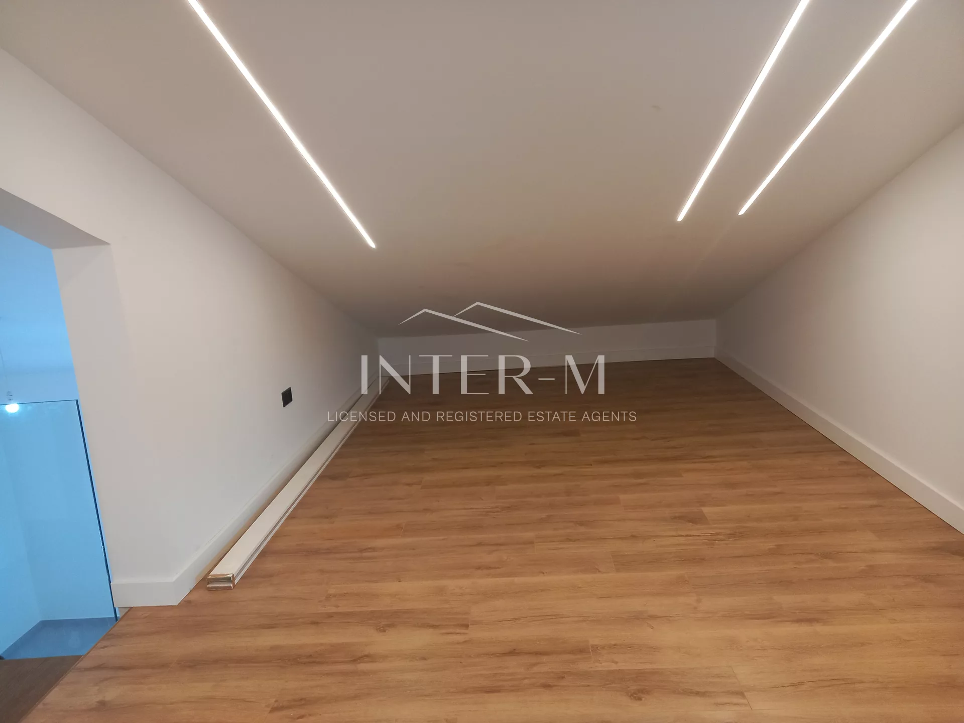 3 Level Semi-detached Building -3 Houses- For Sale In Kato Polemidia (7 Bedrooms) photo 27