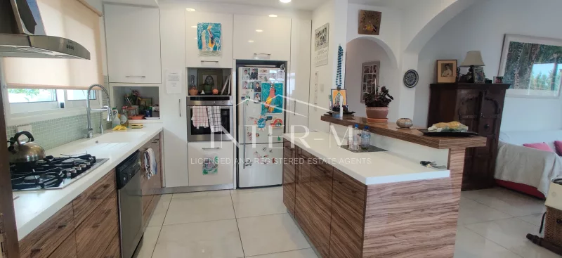 Beautiful Six-Bedrooms House For Sale In Tala , Paphos   (6 Bedroom) φωτογραφία 3