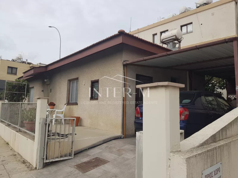 House On A Commercial Road In Mesa Geitonia (3 Bedroom)