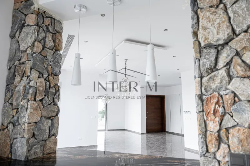 Amazing Villa In Agios Tychonas (5 Bedroom) (5 Bedroom) photo 4