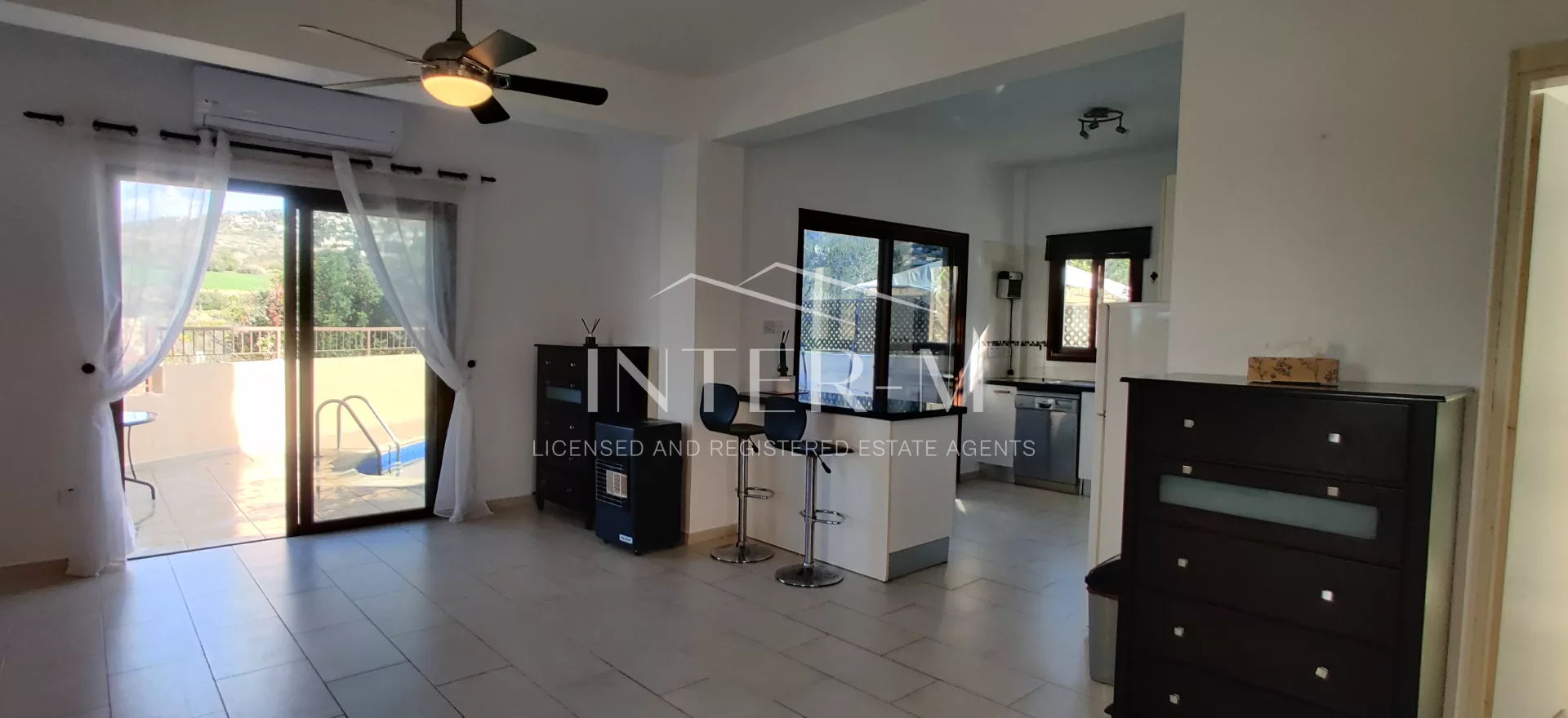 Beautiful Three-Bedrooms House For Sale  (3 Bedroom) photo 4