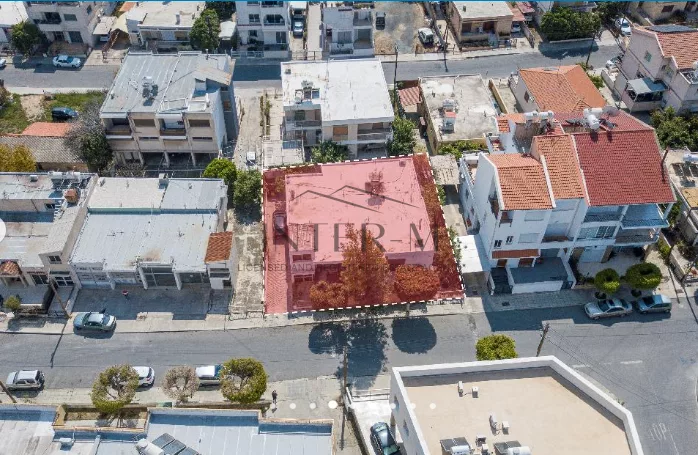 Plot With Old House For Sale In Petrou & Pavlou Area, Limassol (4 Bedroom)