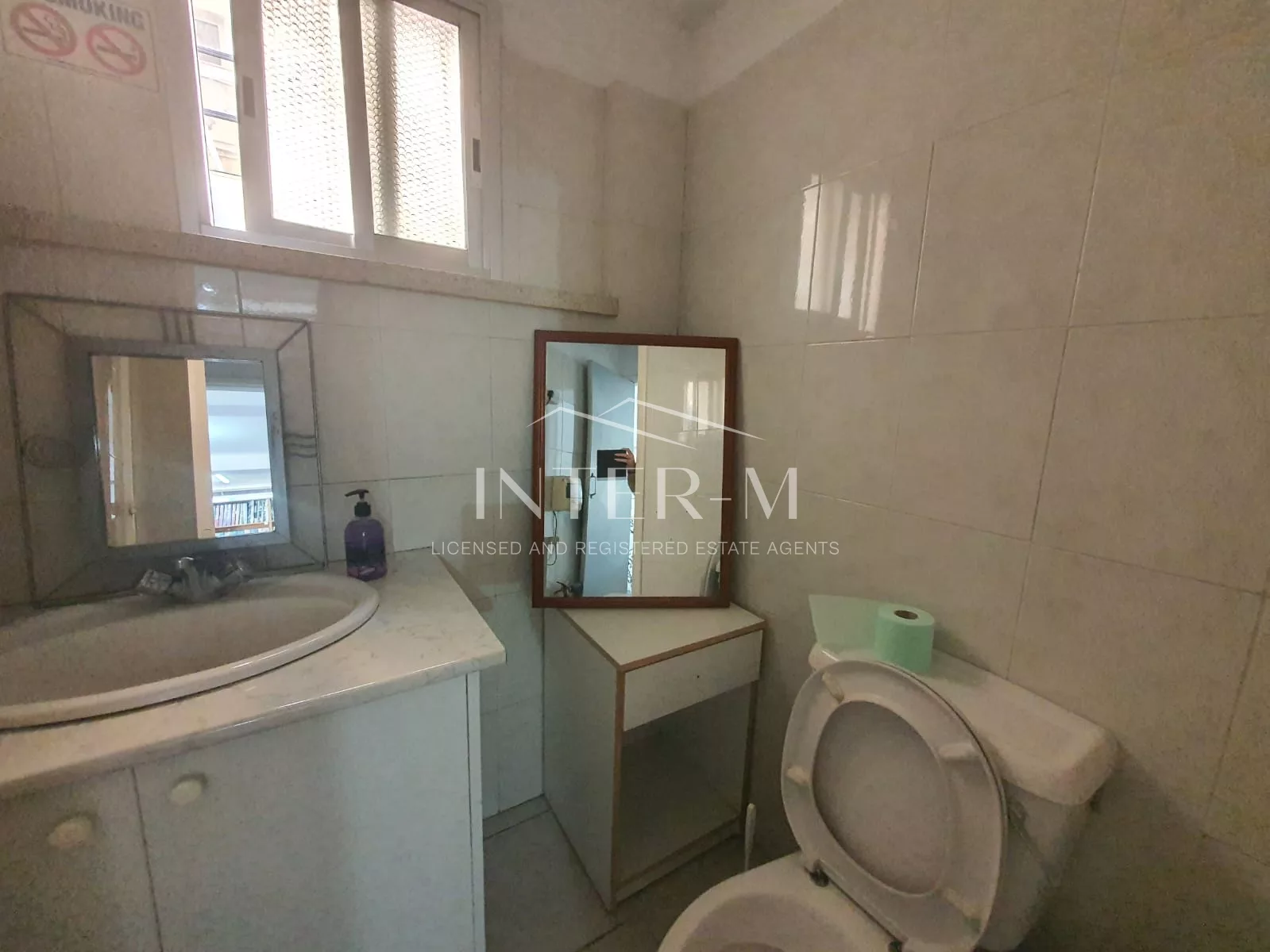Shop For Rent Centrally Located In Ayias Zonis Area, Limassol φωτογραφία 11