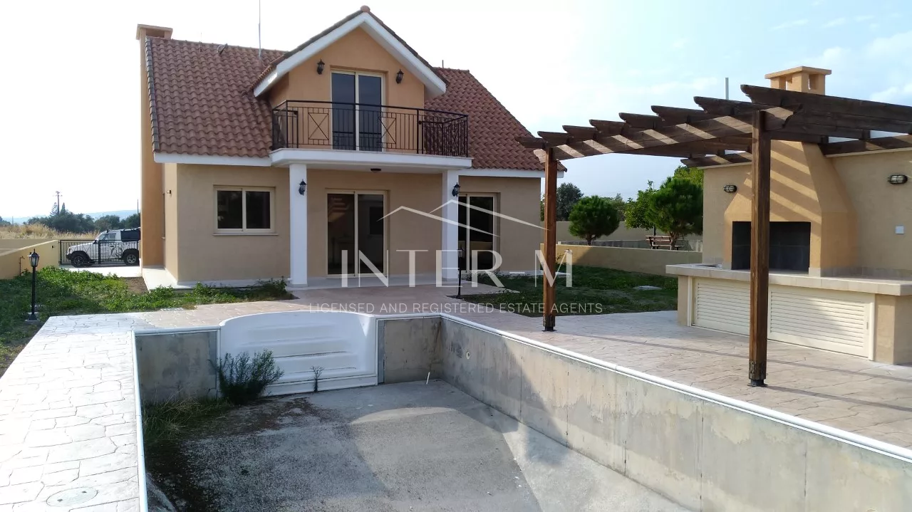 Two Floors Villa With Swimming Pool For Sale In Moni  (3 Bedrs ) φωτογραφία 7