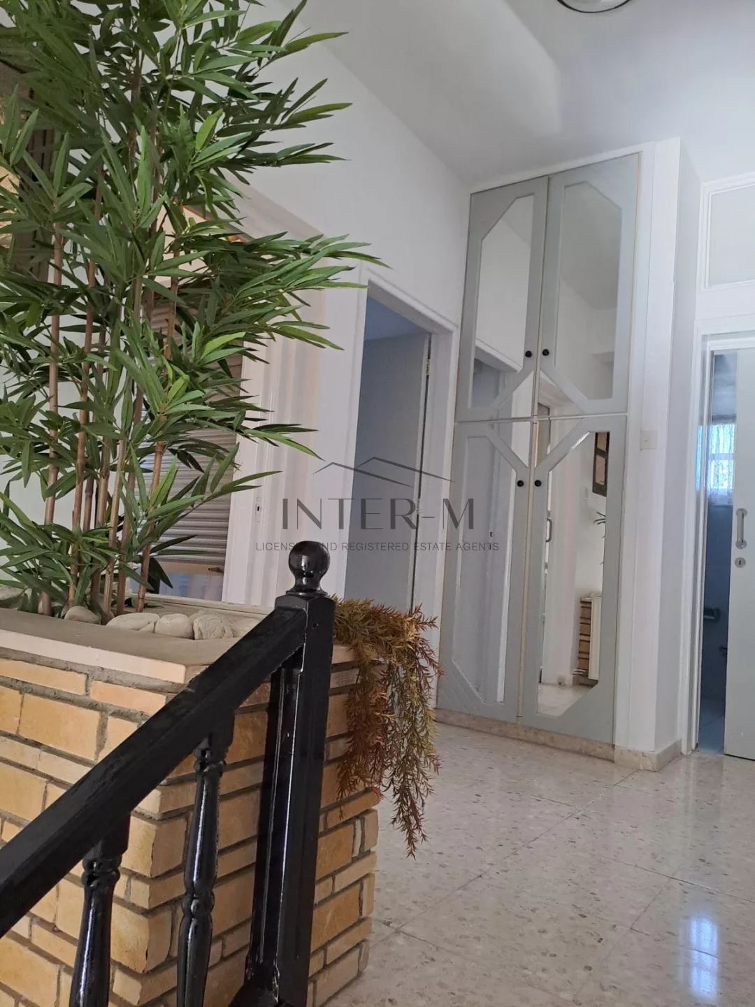 4 Bedrooms Apartment In Kolossi For Rent. (4 Bedroom)