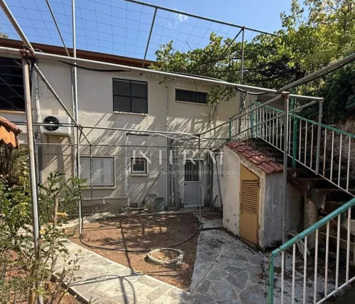 Spacious Upper Floor 5-Bedroom Residence And Yard For Sale In Kakopetria, Nicosia, Cyprus(1,097 Sq.m) photo 3