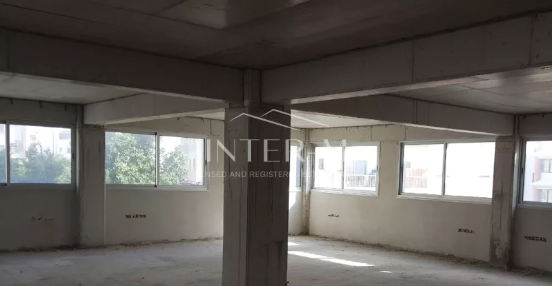 Commercial Building For Rent In Mesa Geitonia (1000 Sq.m) φωτογραφία 2