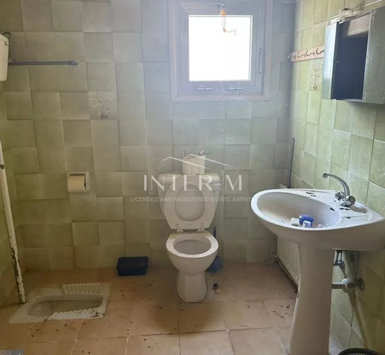 Spacious Upper Floor 5-Bedroom Residence And Yard For Sale In Kakopetria, Nicosia, Cyprus(1,097 Sq.m) photo 10