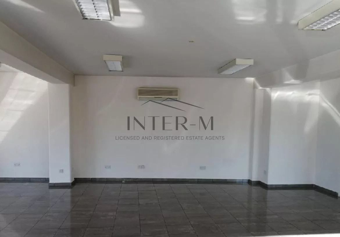 Shop For Sale On A Busy Road