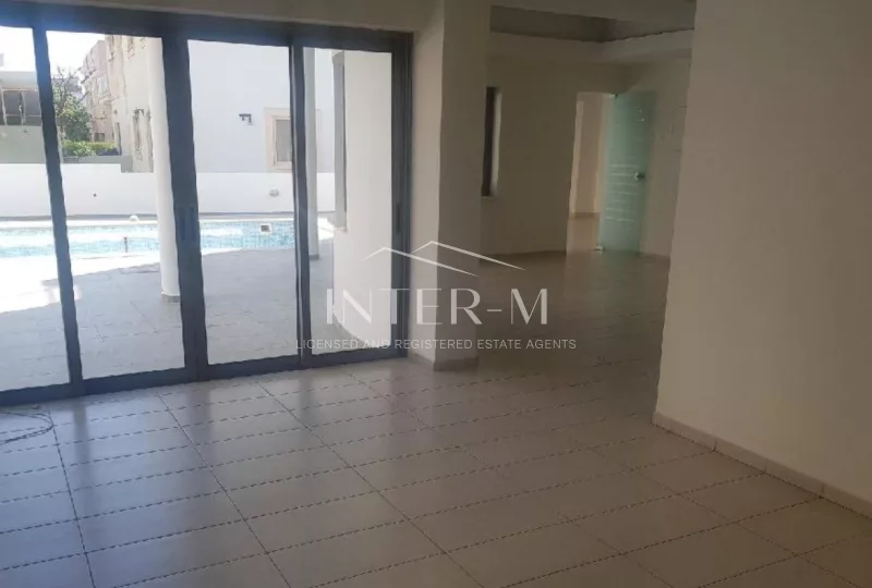 Two Floor House For Sale In Agios Nikolaos, Larnaka (6 Bedroom) φωτογραφία 4