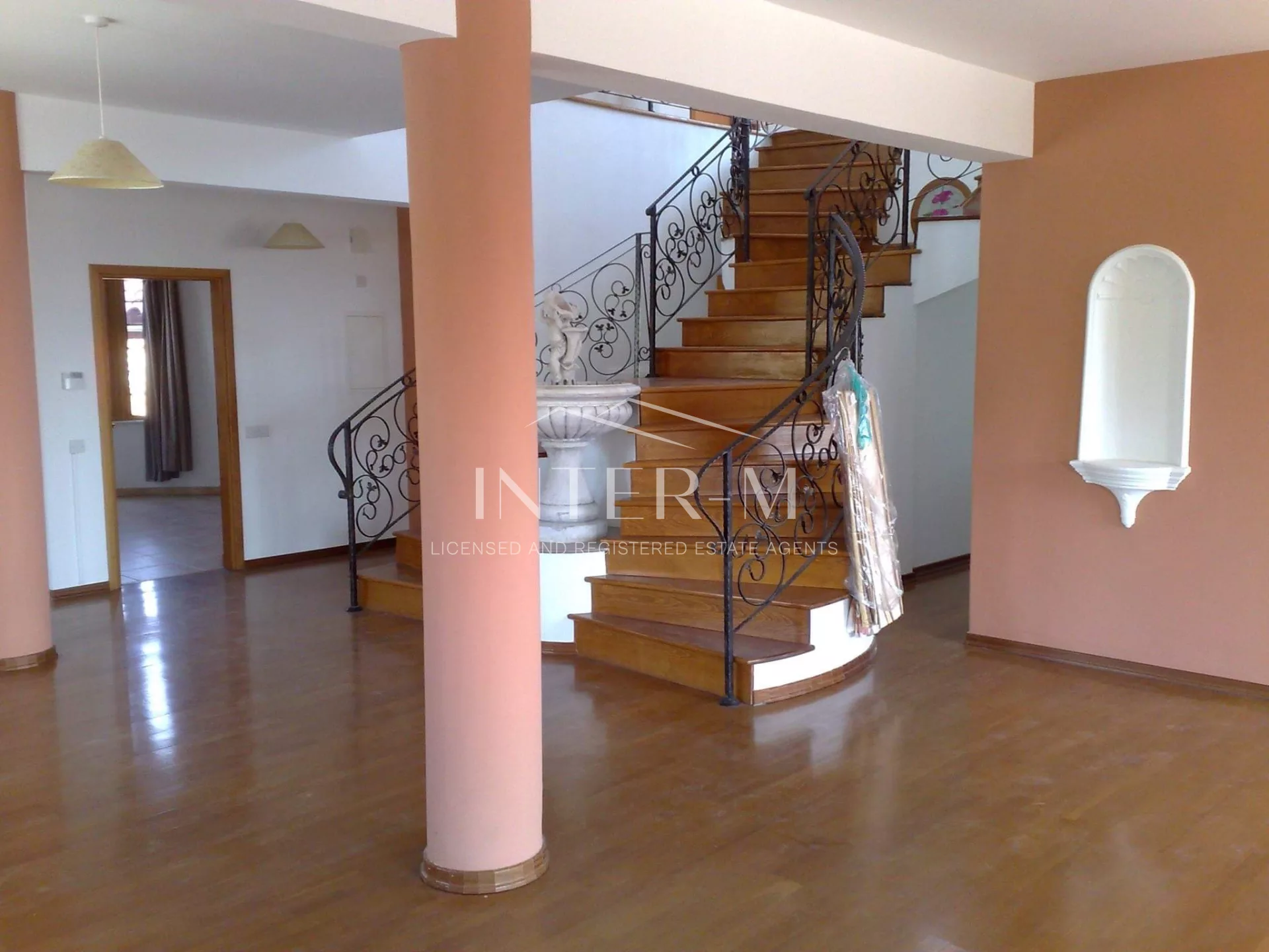 Massive Villa In Germasogeia (5 Bedroom) photo 4