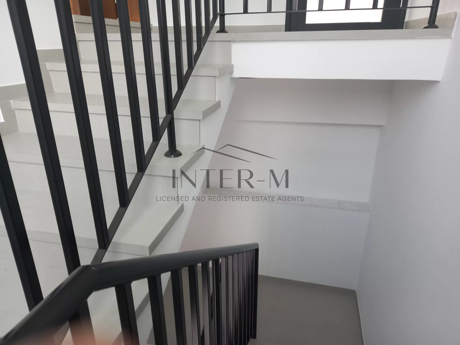 3 Level Semi-detached Building -3 Houses- For Sale In Kato Polemidia (7 Bedrooms) photo 7