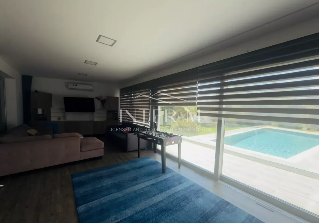 Exceptional 5-Bedroom Detached Family Home With Pool For Sale | Oroklini, Larnaca,Cyprus (5 Bedroom) φωτογραφία 9