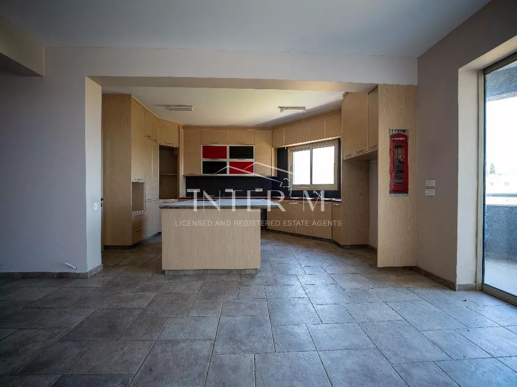 Spacious Flat For Sale In Germasogeia, Limassol (4 Bedroom) φωτογραφία 14