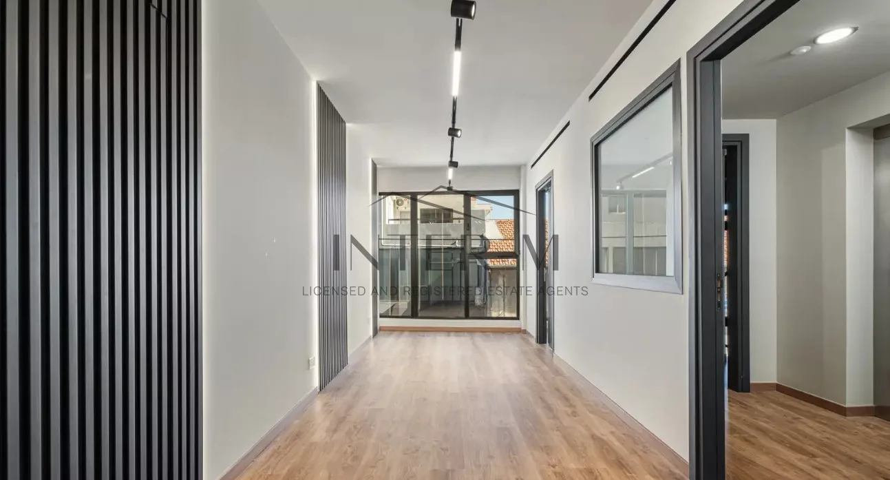 Unique Fully Renovated Offices For Rent In The Historical Center Of Limassol, Cyprus φωτογραφία 7