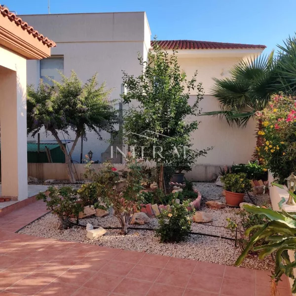 Luxury Villa For Rent In  Pareklisia (5 Bedroom) φωτογραφία 3