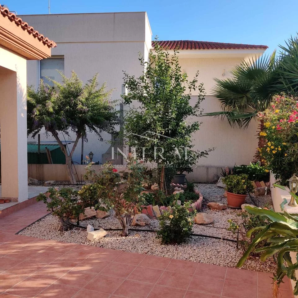 Luxury Villa For Rent In  Pareklisia (5 Bedroom) φωτογραφία 3