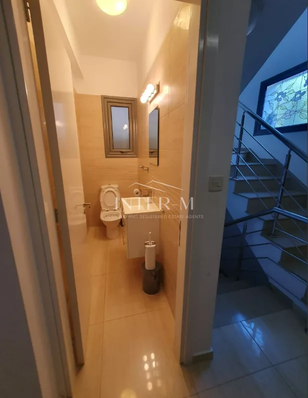 Beautiful  Villa To Rent In,Agios Tychon, Limassol (5 Bedroom) photo 9