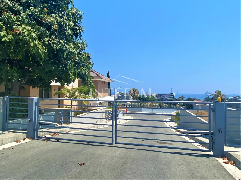 Seaview Villa In St. Raphael Area For Sale (4 Bedroom) photo 5