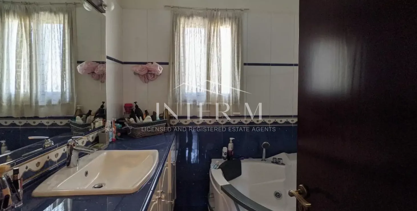 Luxurious 5-Bedroom Villa For Sale – Germasogeia, Limassol, Cyprus (4 Bedroom) φωτογραφία 9