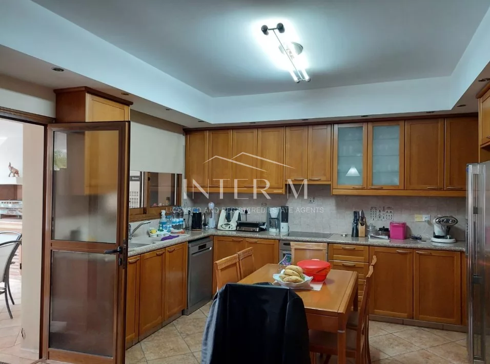 Spacious Semi-Detached House For Sale In Agios Athanasios, Limassol, Cyprus(4 Bedrooms) photo 9