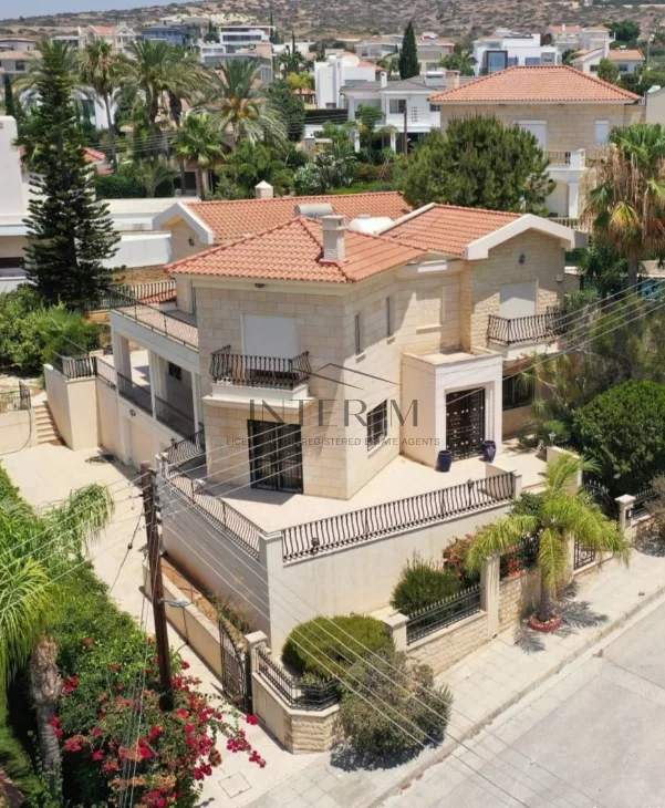 Beautiful Villa For Rent,In Agios Tychon,Limmasol (7 Bedroom)