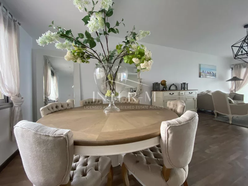 Apartment Recently Renovated For Sale In Molos Area , Limassol  (3 Bedroom) φωτογραφία 3