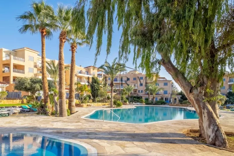 Top Floor 3 Bedrooms Apartment  (3 Bedroom)