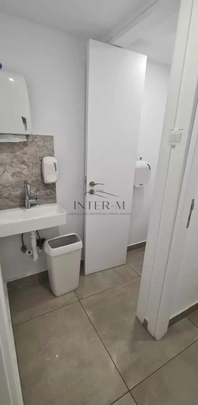 Business Office For Rent In Agia Zoni,Limassol (4 Bedroom) photo 4