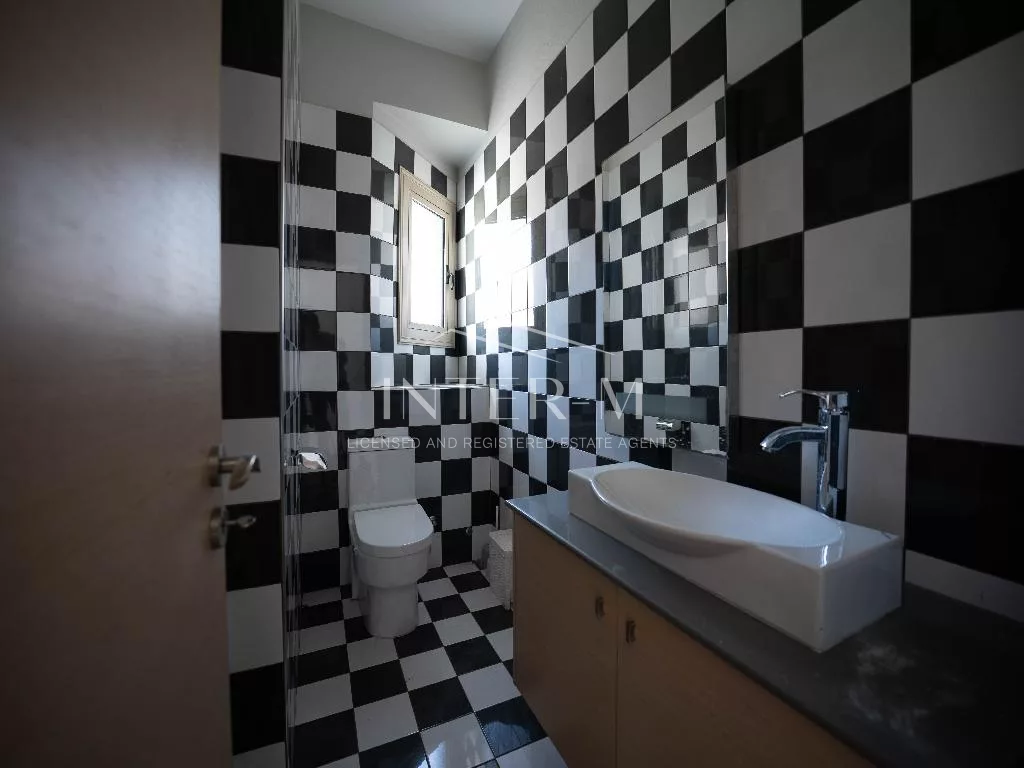 Spacious Flat For Sale In Germasogeia, Limassol (4 Bedroom) photo 9
