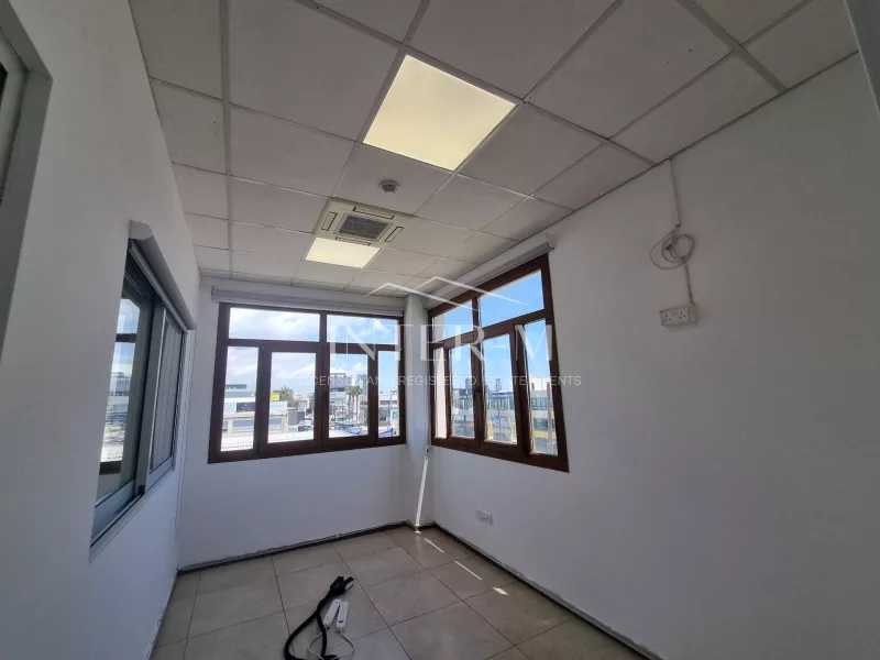 Office For Rent  In Cyprus, Limassol Kolonakiou Street (517 Sq.m) photo 3