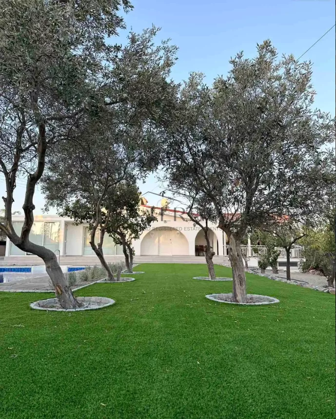 Spacious 4-Bedroom Detached House For Rent With Pool And Garden (1264 Sq.m) photo 3