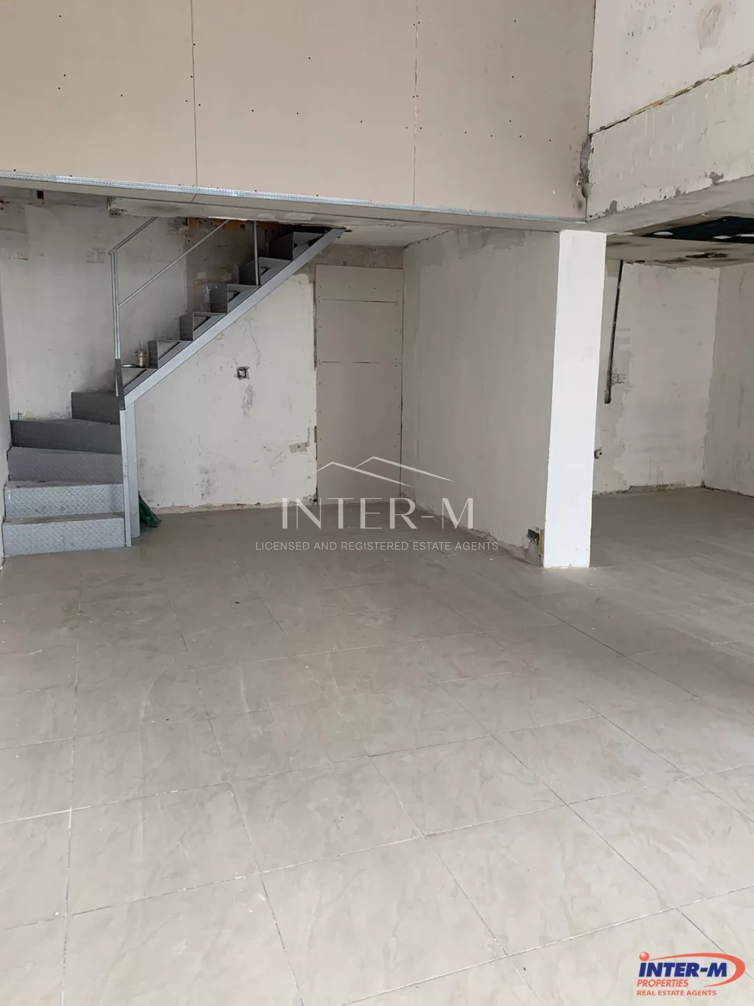 Shop For Rent On A Main Road In The City Center