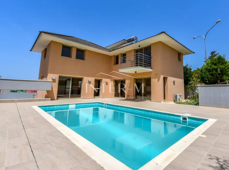 Seaview Villa In St. Raphael Area For Sale (4 Bedroom)