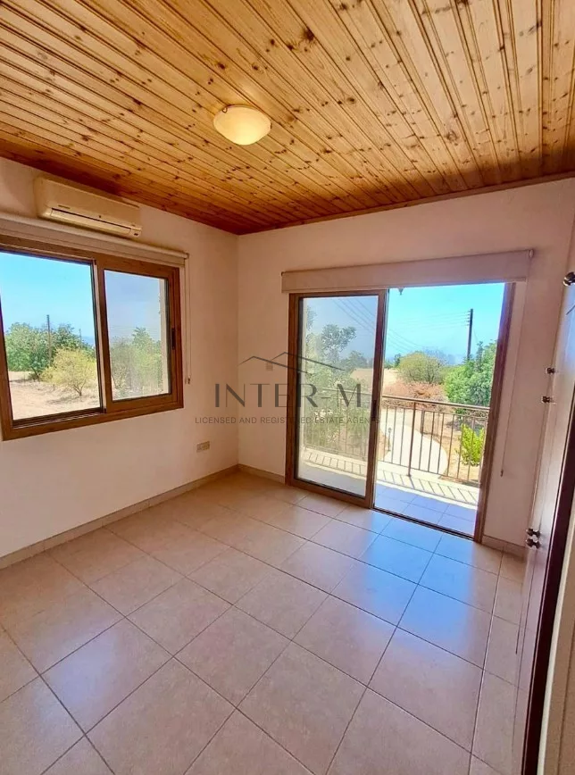 Classic 4-Bedroom Villa For Rent In Anogyra, Limassol, Cyprus photo 14
