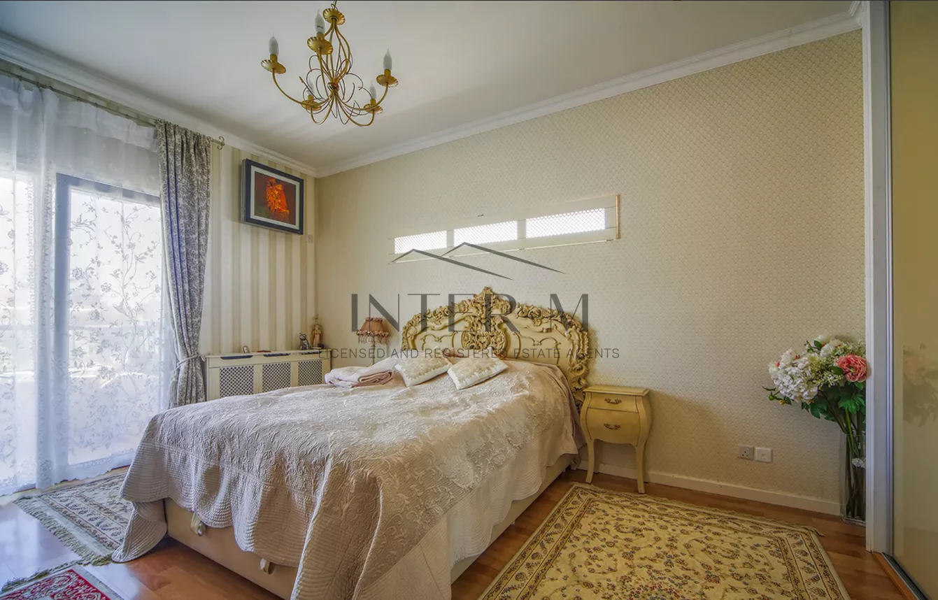 Beautiful Penthouse For Sale  In Gemrasoyia , Limassol  (4 Bedroom) photo 16