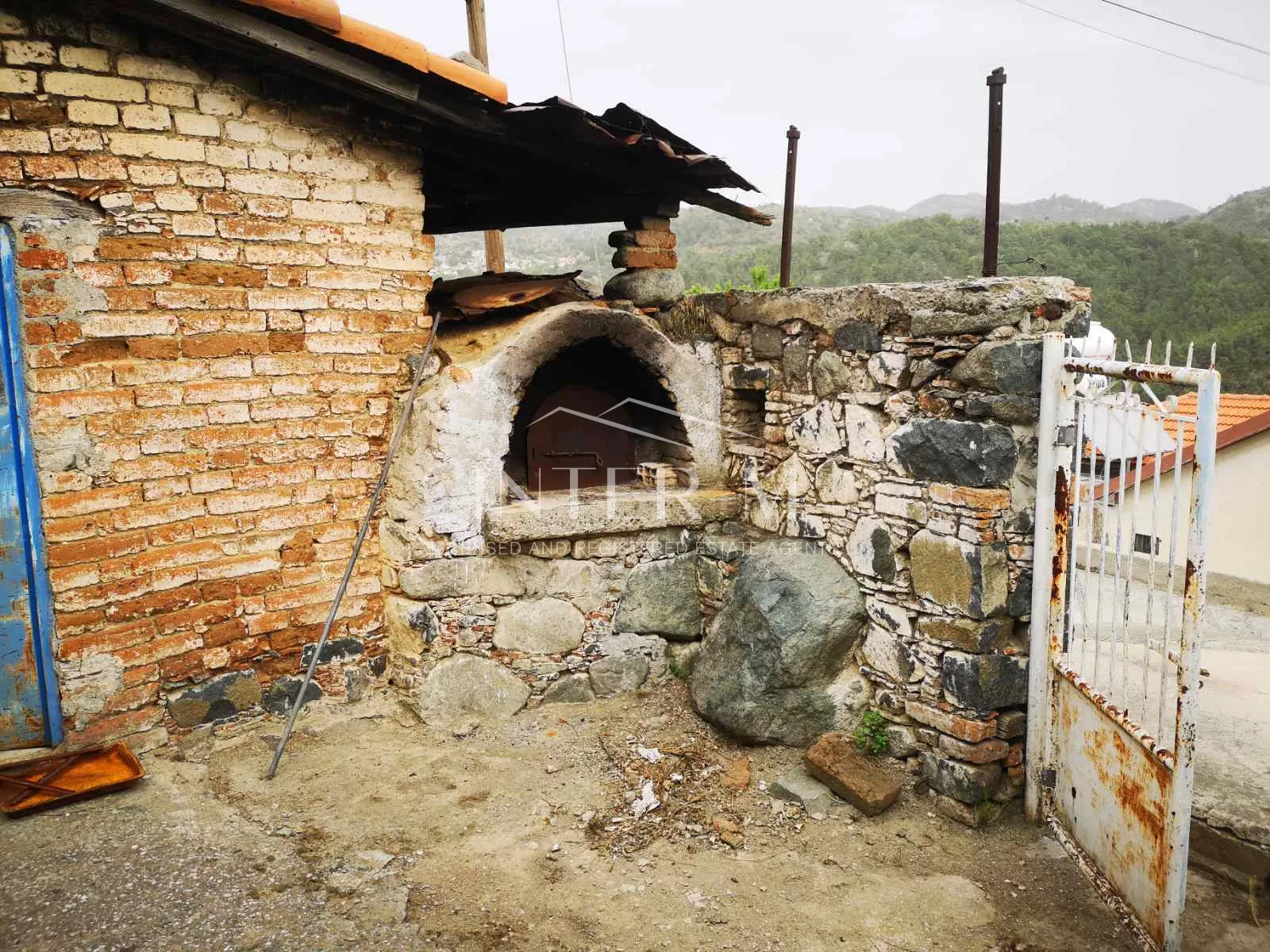 Old Traditional Stone House For Sale In Dimes, Limassol, Cyprus (4 Bedroom) photo 4