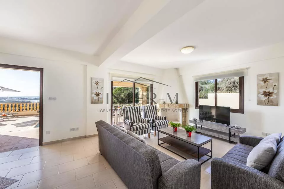 Exceptional 3-Bedroom Villa For Sale In Peyia, Paphos, Cyprus photo 7