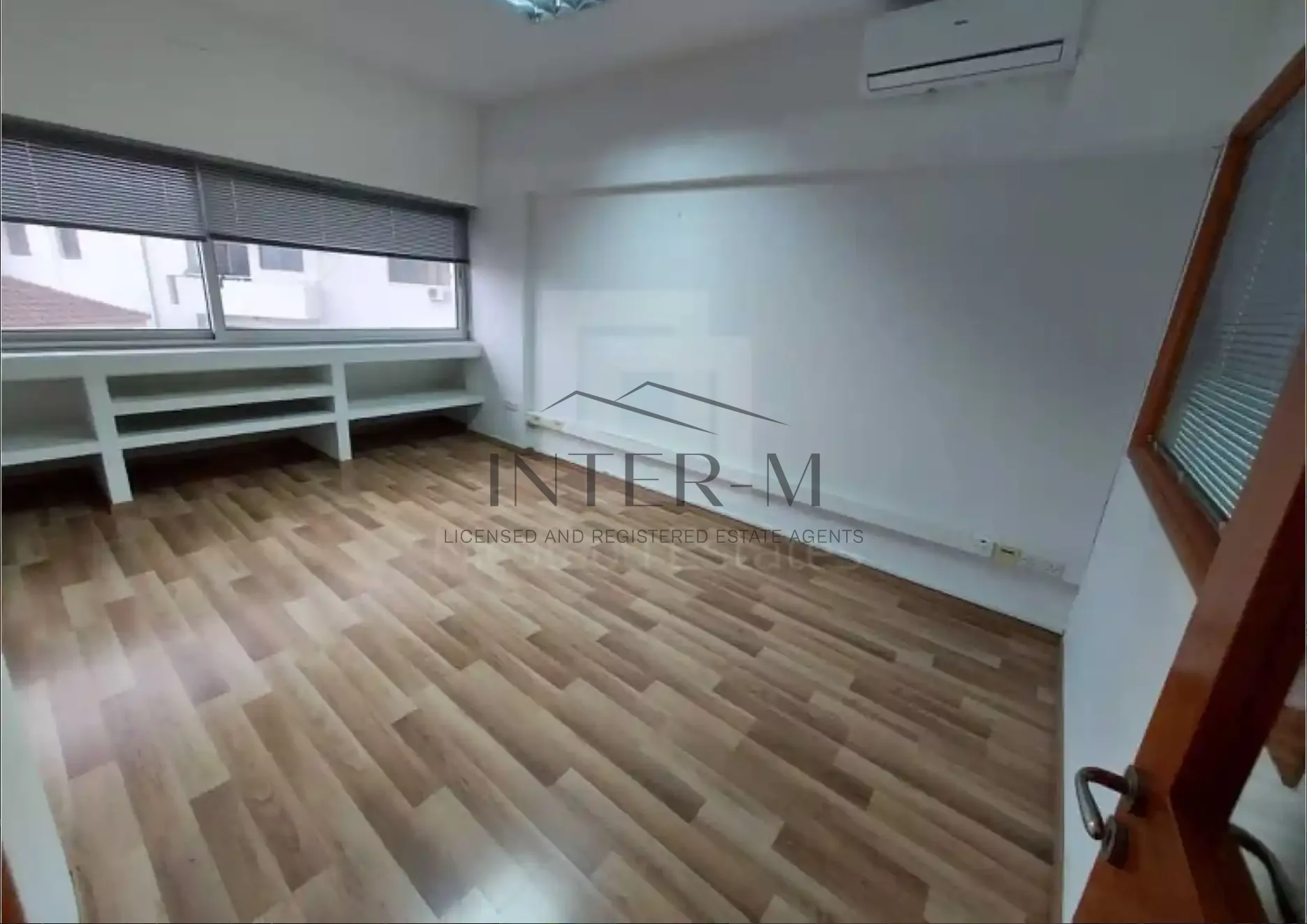 Office For Rent In Agia Zoni  (4 Bedroom) photo 8