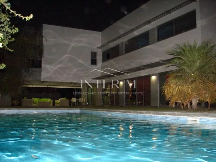 Incredible Villa For Sale In Palodia (4 Bedroom)