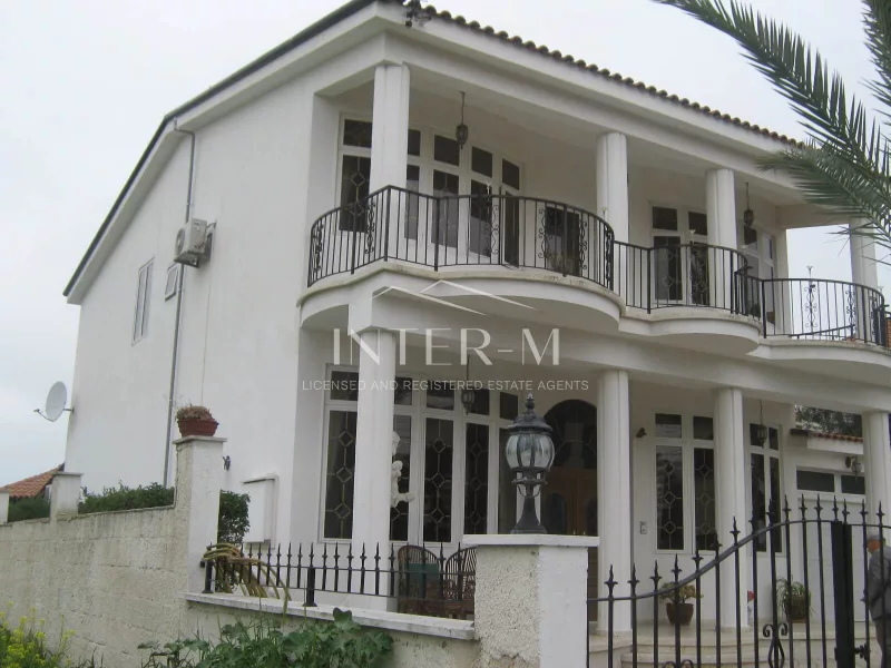 Detached  House  For  Sale In  Larnaca ( 330 SQM) (4 Bedroom)