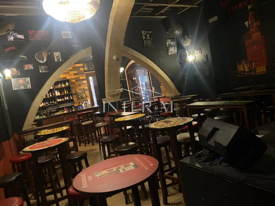 Exceptional Business Opportunity For Rent – Prime Club, Restaurant & Apartment In Foinikoudes, Larnaca,Cyprus φωτογραφία 12