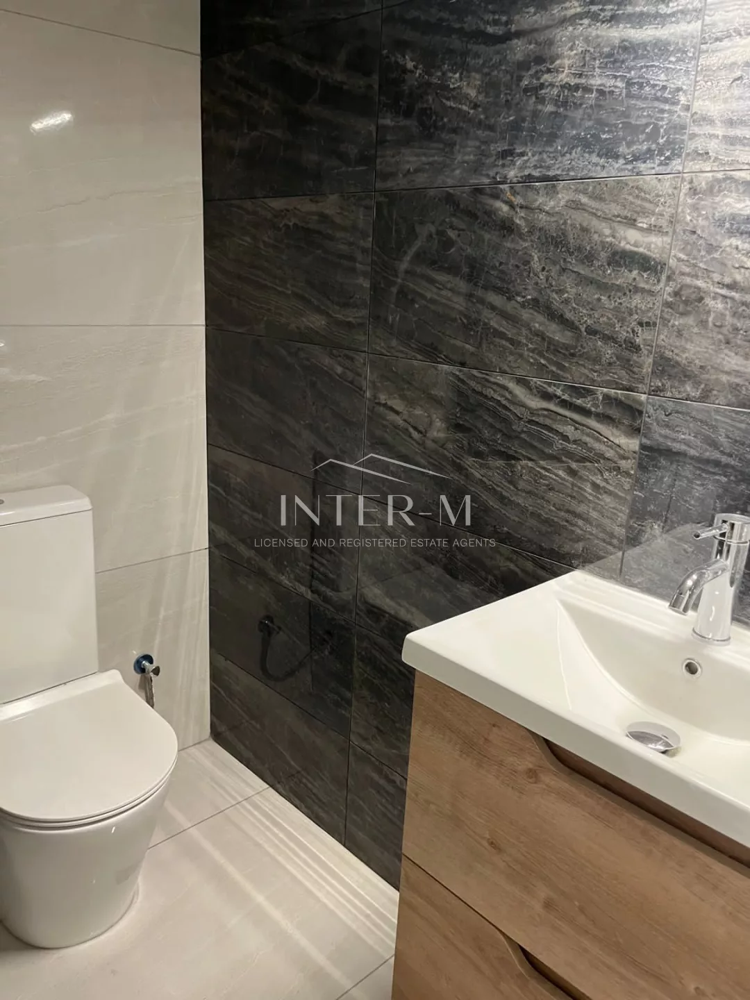 Luxury Villa For Rent In Agios Tychonas, Limassol  (5 Bedroom) photo 10