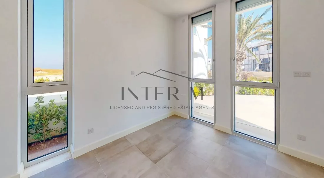 Stylish Seafront Villa For Sale In Coral Bay, Paphos, Cyprus(4 Bedrooms) photo 6