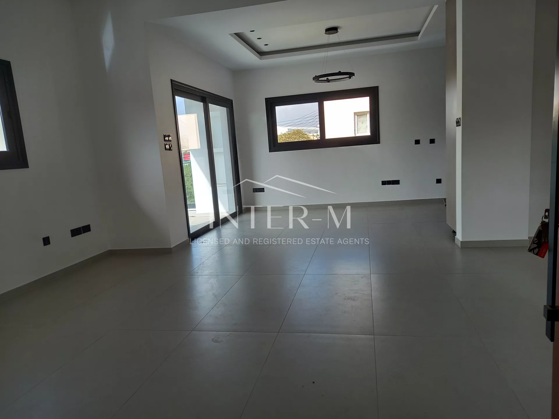 3 Level Semi-detached Building -3 Houses- For Sale In Kato Polemidia (7 Bedrooms) φωτογραφία 28