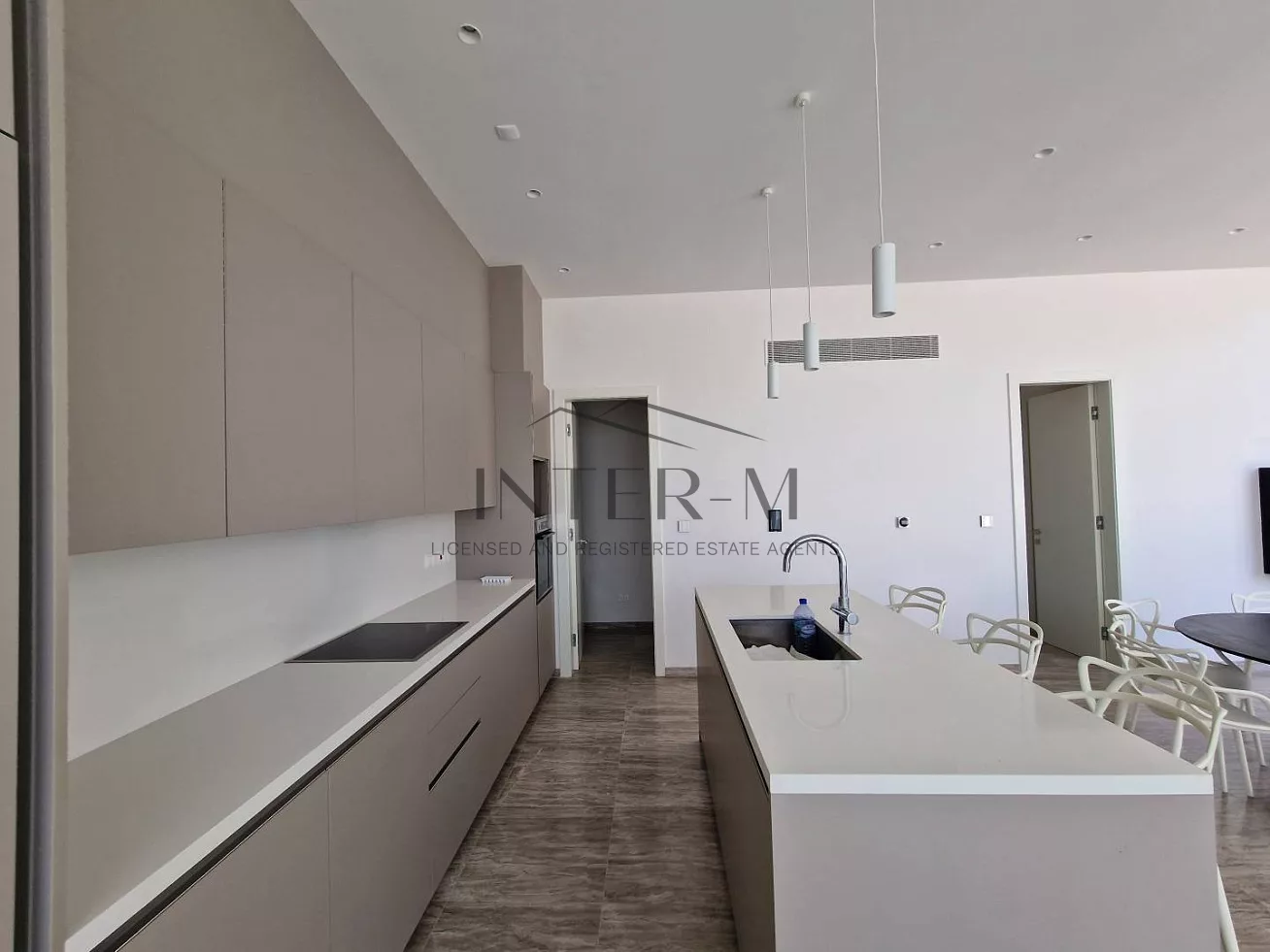 Stylish 3-Bedroom Villa For Sale In Eptagonia, Limassol, Cyprus φωτογραφία 8