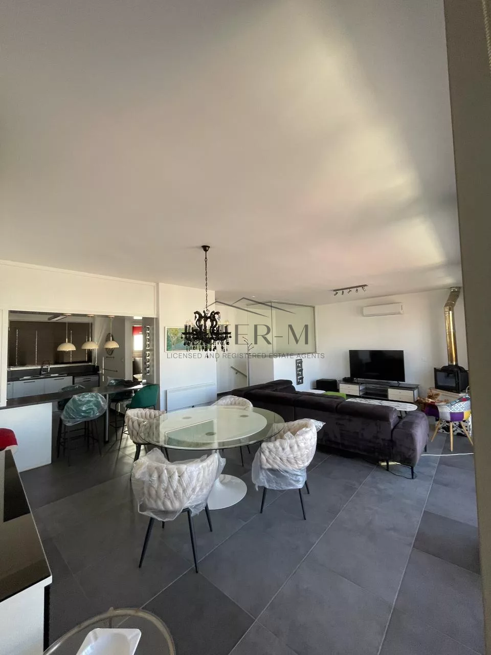 Luxurious 3-Bedroom Beachfront Maisonette For Rent In Agia Triada, Limassol (3 Bedroom) photo 17