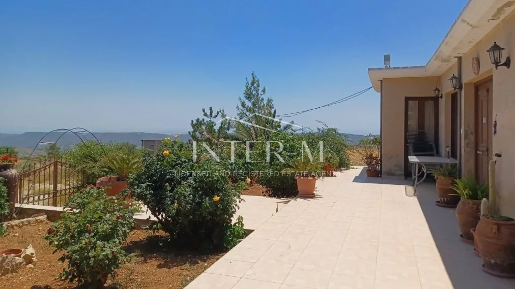 Stylish 3-Bedroom Detached House For Sale In Agios Therapon, Limassol, Cyprus φωτογραφία 8