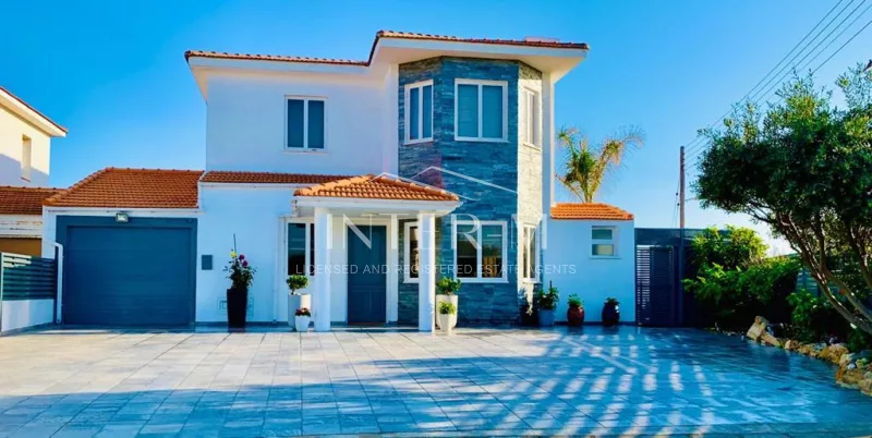 Beachfront Villa For Sale In Pervolia , Larnaca  (4 Bedroom) φωτογραφία 5