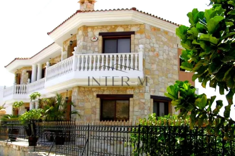 Luxury 6-Bedroom Villa For Sale In Agia Fyla, Limassol, Cyprus photo 5
